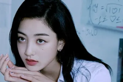 Jihyo Scentist jigsaw puzzle