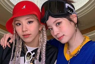 Chaeyoung Y Dahyun Switch to me jigsaw puzzle
