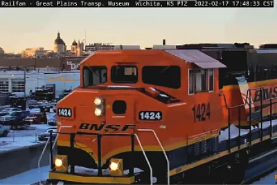 BNSF-1424 Tri window cab