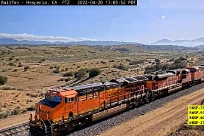 BNSF-3737, BNSF-9297, BNSF-6087, BNSF-3792 crossing California desert