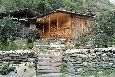 פאזל של shatili wood home