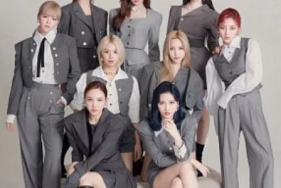 15. Eyes wide open Twice jigsaw puzzle