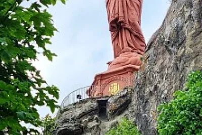 Statue