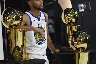פאזל של Nba player and trofeus