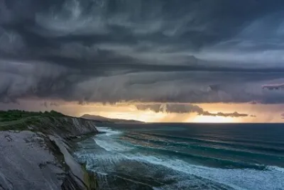 פאזל של Corniche d 'Urrugne sous l 'orage en 2021