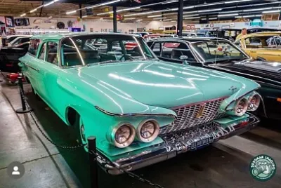 1961 PLYMOUTH SUBURBAN