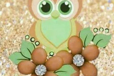 buho marron y verde