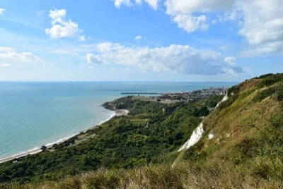 Capel le Ferne