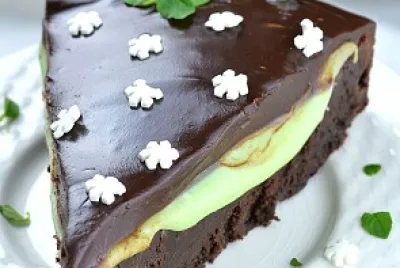St. Patrick 's Day flourless mint chocolate cake