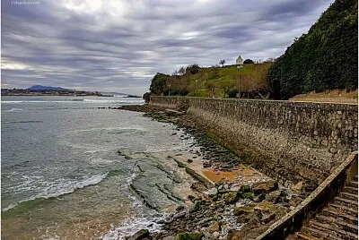 Saint Jean de Luz - La chapelle Sainte Barbe jigsaw puzzle