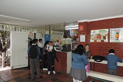 פאזל של Cafeteria