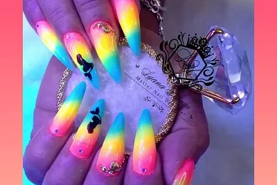 nails