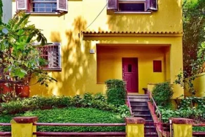 Casa Amarilla