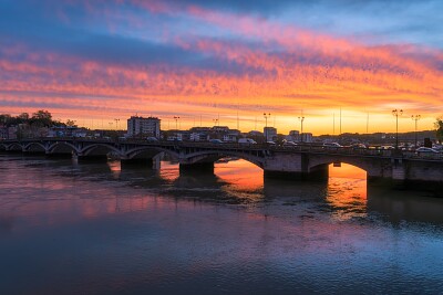 Bayonne tôt le matin jigsaw puzzle