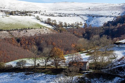 Saint Étienne de Baigorri sous la neige jigsaw puzzle