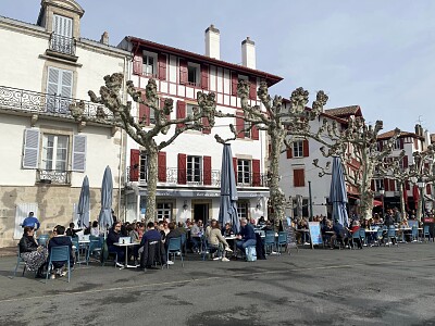 Saint de Luz bistrot face au port