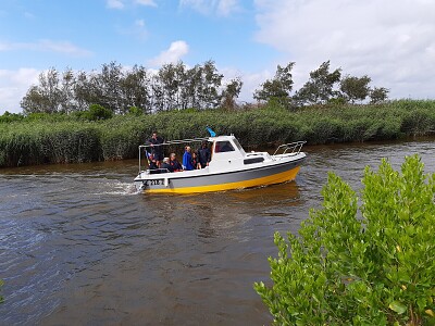 Bateau sur la Leyre Le Teich