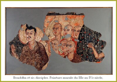 Bouddha et six disciples. Peinture murale du IIIe
