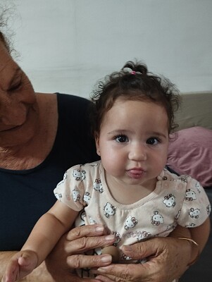 בת אחינתי היקרה אוריאן ואמא