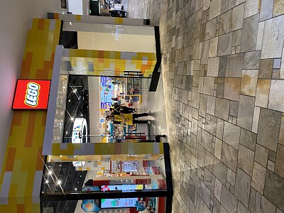 Flatiron crossing mall