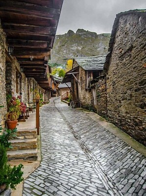 Peñalba de Santiago-El Bierzo (León)