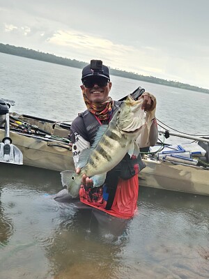 O Jovem pescador e o tucunaré
