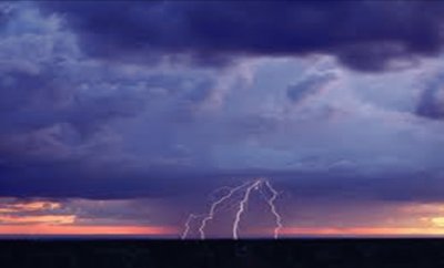 Lightning in the desert - Arizona