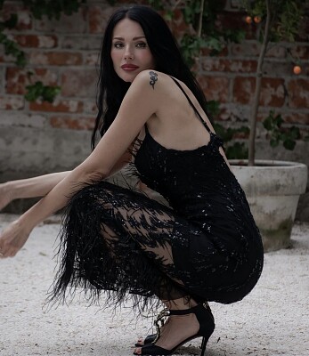 Pose