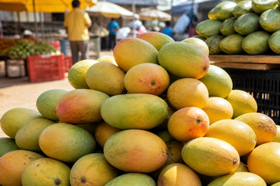 Market Mango Pile(grok)