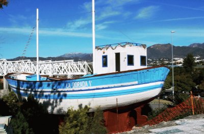 nerja-barco chanquete jigsaw puzzle