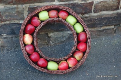 apple wreath jigsaw puzzle
