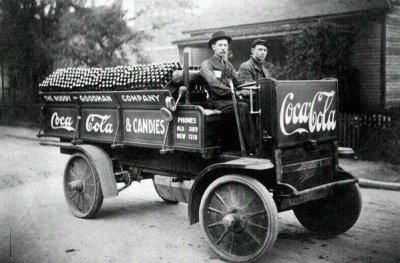 PRIMER REPARTIDOR DE COCA 1909