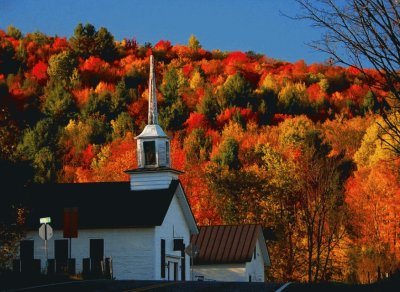 פאזל של autumn church