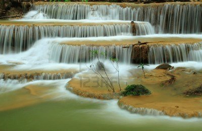 cascada del bosque