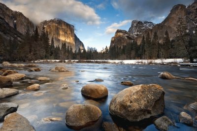 Rocas y agua