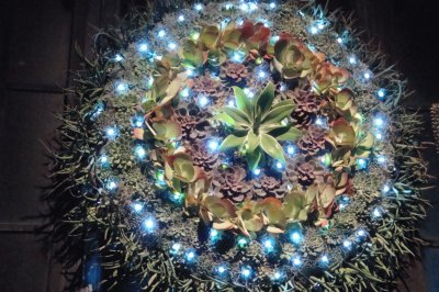 holiday wreath jigsaw puzzle