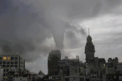 פאזל של Tornado en Montevideo