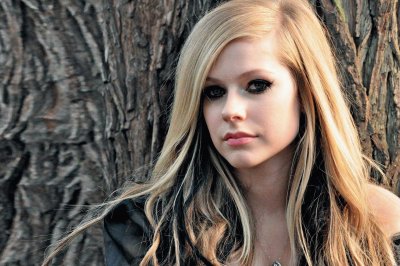 avril jigsaw puzzle