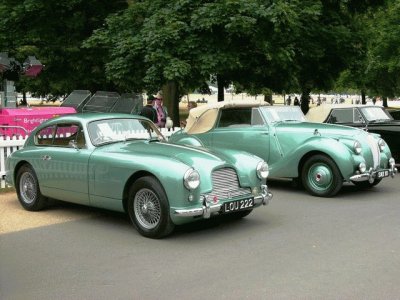 aston martin 8 jigsaw puzzle