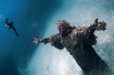 Cristo del Abismo. San Fruttuoso, Italia. jigsaw puzzle