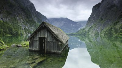 CabaÃ±a en un lago de Alemania jigsaw puzzle