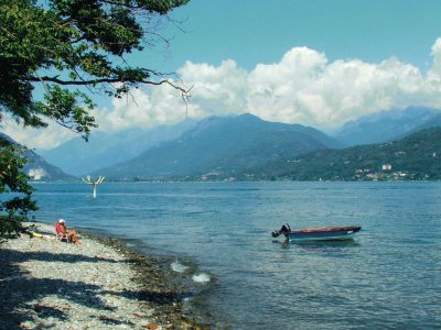 Lakeside Beach jigsaw puzzle