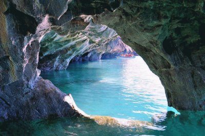Cueva hacia el mar