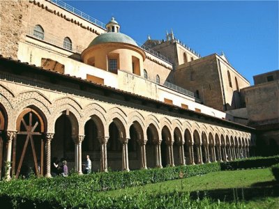 Claustro de la Catedral de Monreal