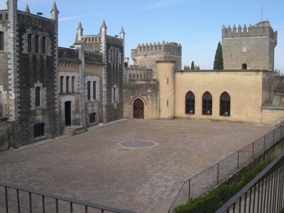 castillo de almodovar patio jigsaw puzzle