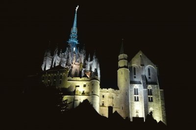 פאזל של Mont Saint Michel de noche 2