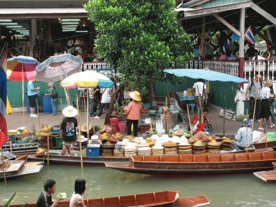 פאזל של marchÃ© flottant