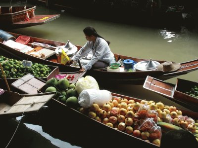 פאזל של marchÃ© flottant