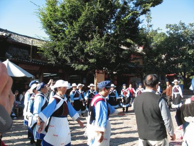 danse baÃ¯ au village xishou