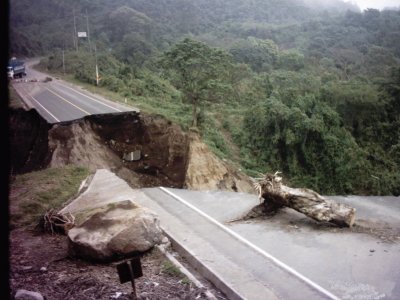 פאזל של effondrement de la route suite aux pluies